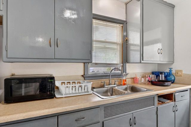 4455 N Teutonia AVENUE, Milwaukee, WI 53209