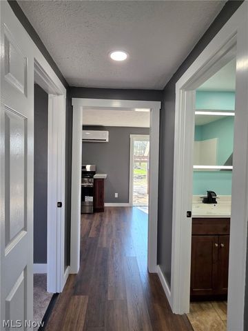 24 E Main Street, Newton Falls, OH 44444