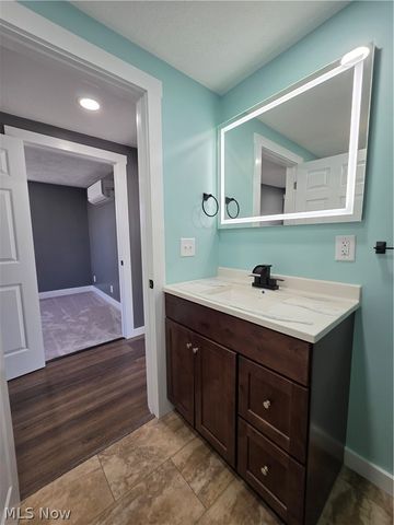 24 E Main Street, Newton Falls, OH 44444