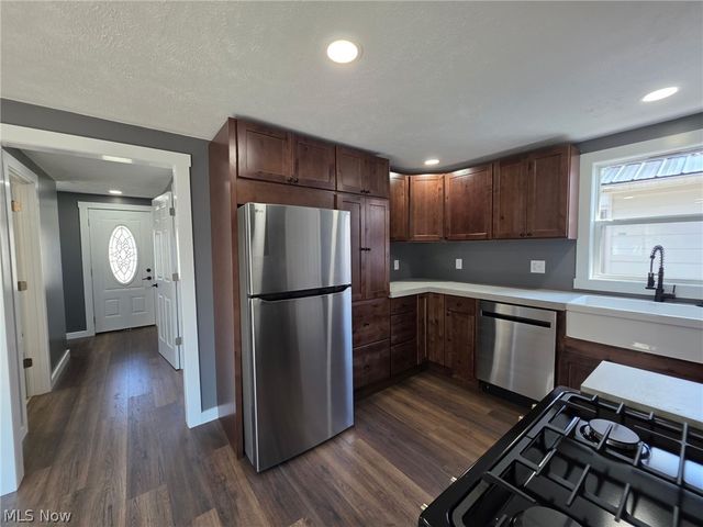 24 E Main Street, Newton Falls, OH 44444