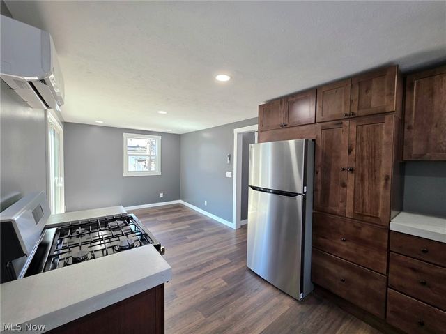 24 E Main Street, Newton Falls, OH 44444