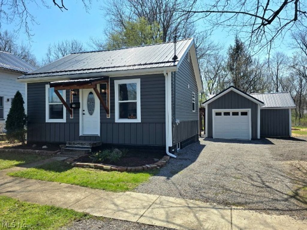24 E Main Street, Newton Falls, OH 44444