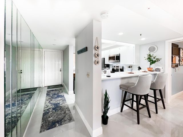 301 Ocean Bluffs Boulevard 202, Jupiter, FL 33477