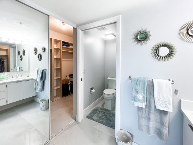 301 Ocean Bluffs Boulevard 202, Jupiter, FL 33477