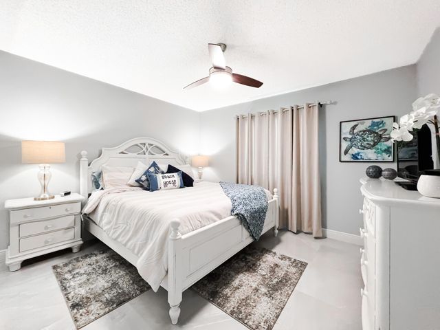 301 Ocean Bluffs Boulevard 202, Jupiter, FL 33477