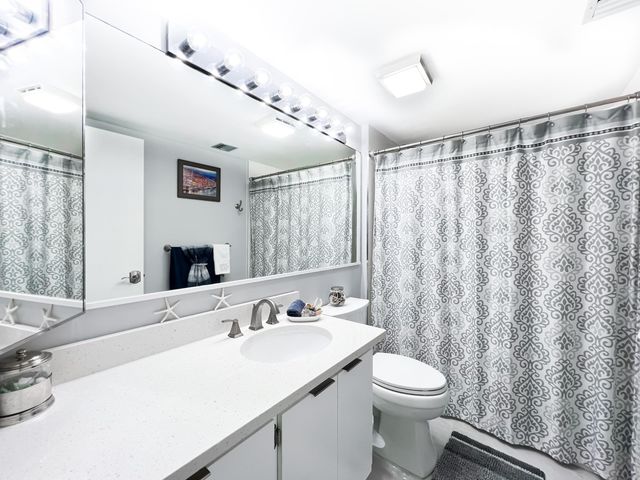 301 Ocean Bluffs Boulevard 202, Jupiter, FL 33477