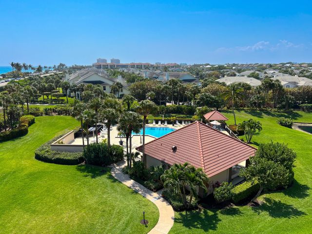 301 Ocean Bluffs Boulevard 202, Jupiter, FL 33477