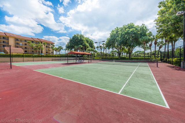 301 Ocean Bluffs Boulevard 202, Jupiter, FL 33477