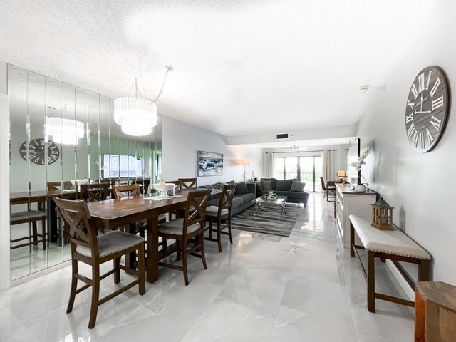 301 Ocean Bluffs Boulevard 202, Jupiter, FL 33477