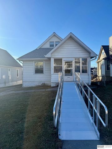 2340 S 35th Street, Omaha, NE 68105