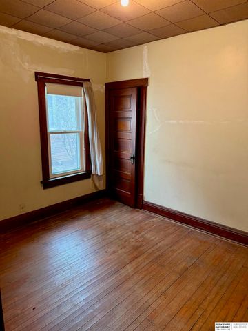 2340 S 35th Street, Omaha, NE 68105