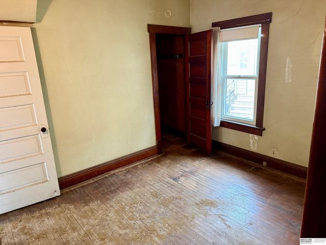 2340 S 35th Street, Omaha, NE 68105