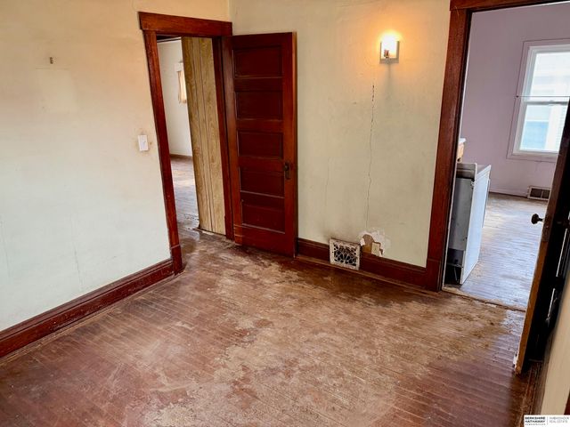 2340 S 35th Street, Omaha, NE 68105