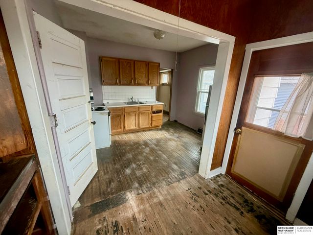 2340 S 35th Street, Omaha, NE 68105