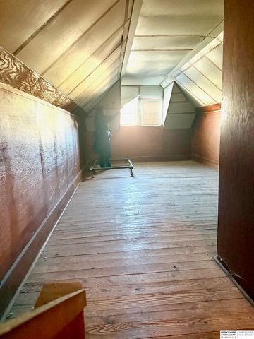 2340 S 35th Street, Omaha, NE 68105