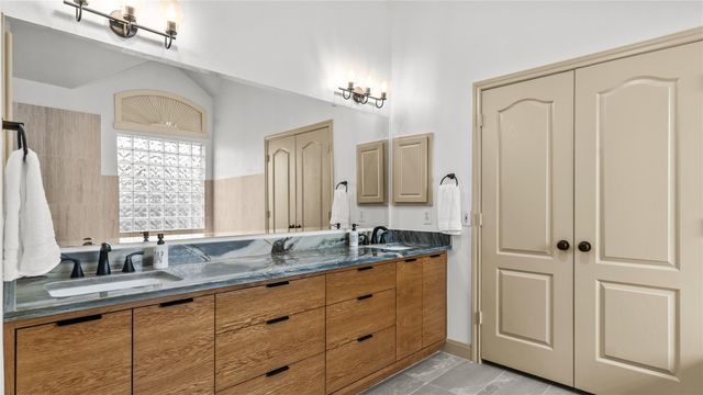 1306 Roseberry Manor Drive, Spring, TX 77379