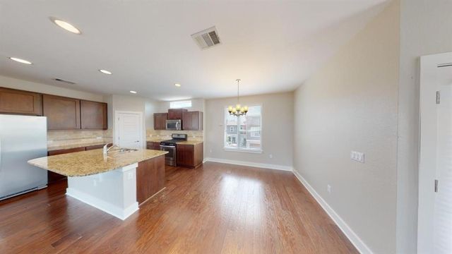 2021 Geniveive LN 288C, Austin, TX 78741