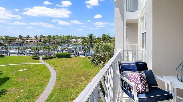 432 Bay Colony Drive N, Juno Beach, FL 33408