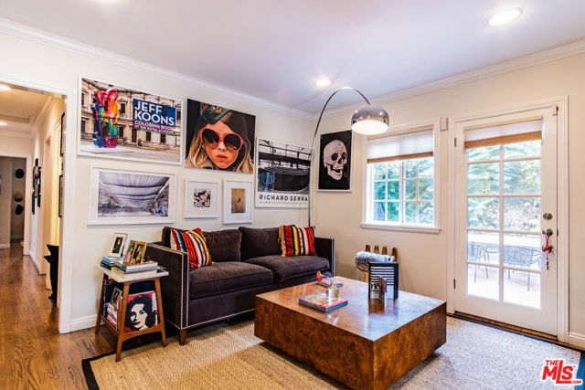 3909 Longview Valley Road, Sherman Oaks, CA 91423