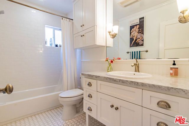 3909 Longview Valley Road, Sherman Oaks, CA 91423