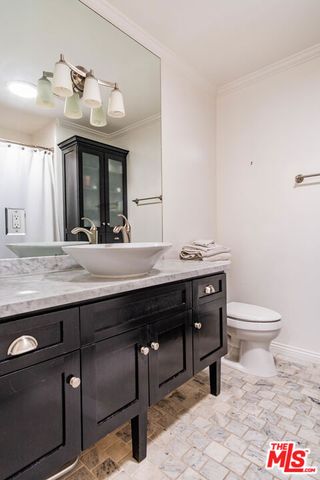 3909 Longview Valley Road, Sherman Oaks, CA 91423