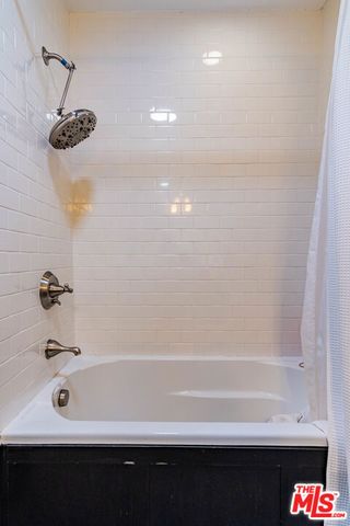 3909 Longview Valley Road, Sherman Oaks, CA 91423