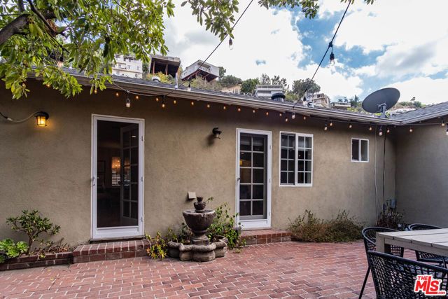 3909 Longview Valley Road, Sherman Oaks, CA 91423