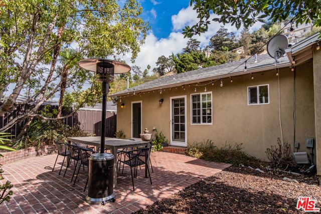 3909 Longview Valley Road, Sherman Oaks, CA 91423