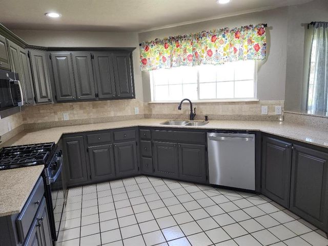 123 Meadows Lane, Shawnee, OK 74804