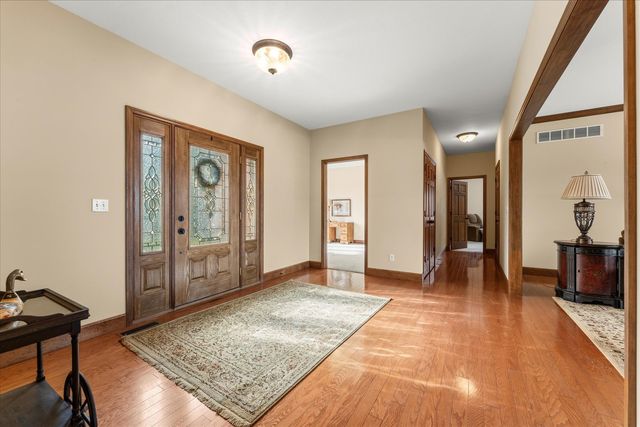 200 Riverbend Boulevard, Mahomet, IL 61853