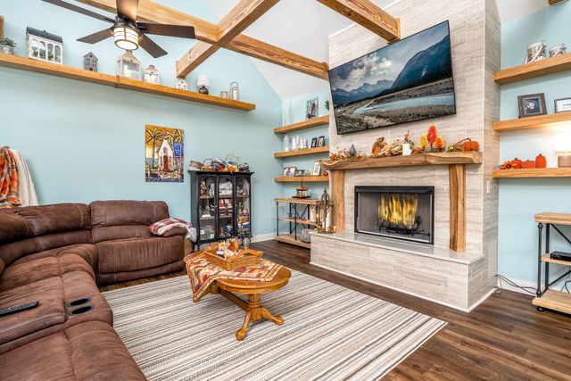 1855 Lochlann Dr, Culleoka, TN 38451