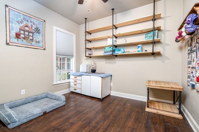 1855 Lochlann Dr, Culleoka, TN 38451