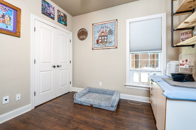 1855 Lochlann Dr, Culleoka, TN 38451