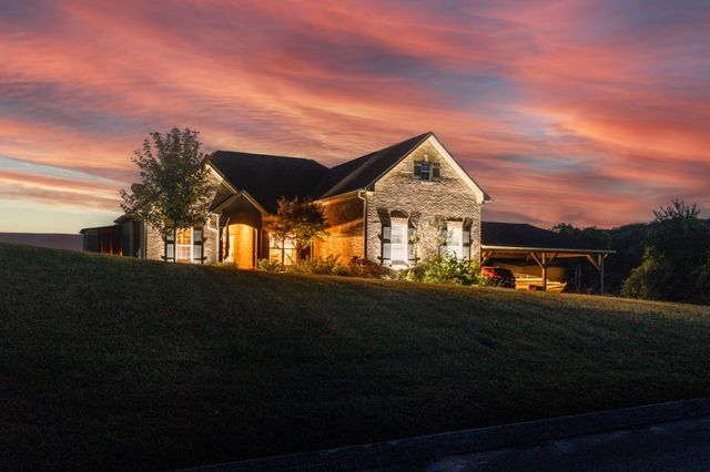 1855 Lochlann Dr, Culleoka, TN 38451