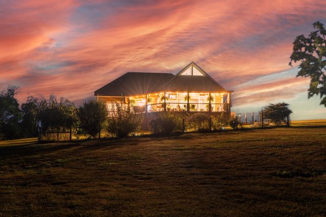 1855 Lochlann Dr, Culleoka, TN 38451