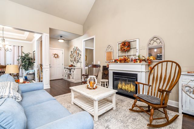 1855 Lochlann Dr, Culleoka, TN 38451