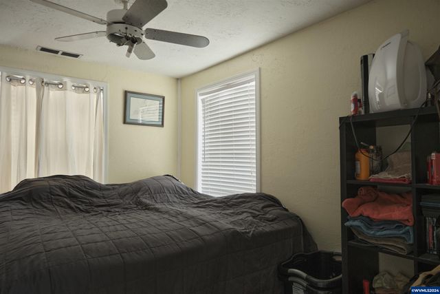 620 23rd St SE, Salem, OR 97301