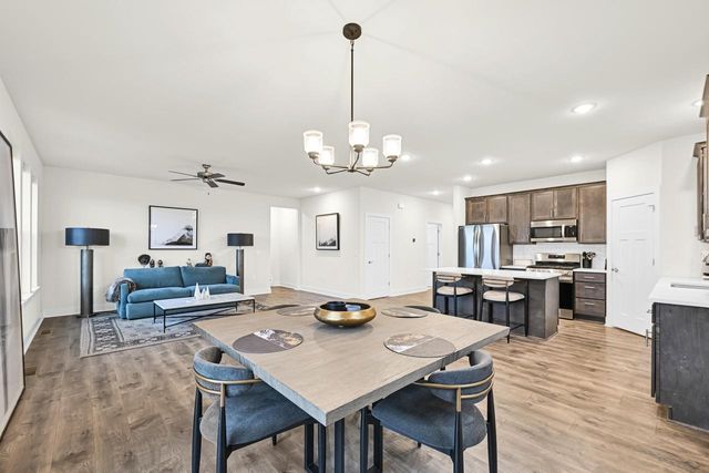 704 River Ridge DRIVE, Waterford, WI 53185