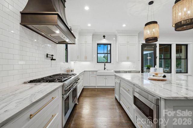 3407 Willow Oak Road, Charlotte, NC 28209