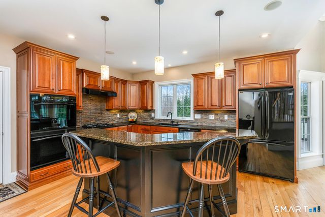 95 Pinto Lane, Monroe, CT 06468