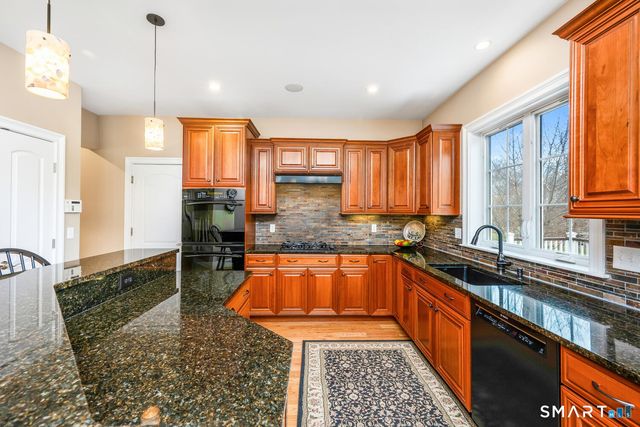 95 Pinto Lane, Monroe, CT 06468