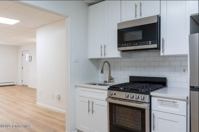 195 South Broadway 7, Saratoga Springs, NY 12866