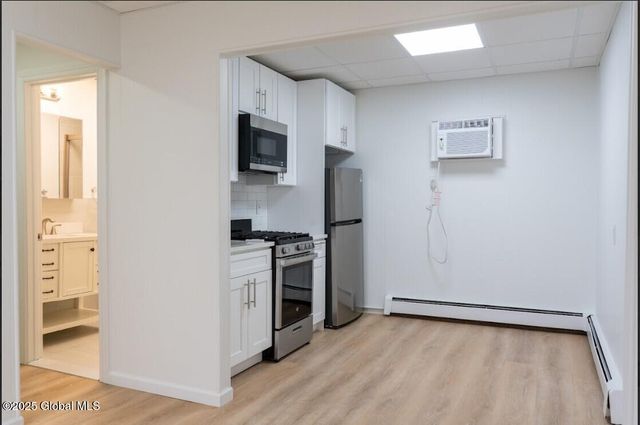 195 South Broadway 7, Saratoga Springs, NY 12866