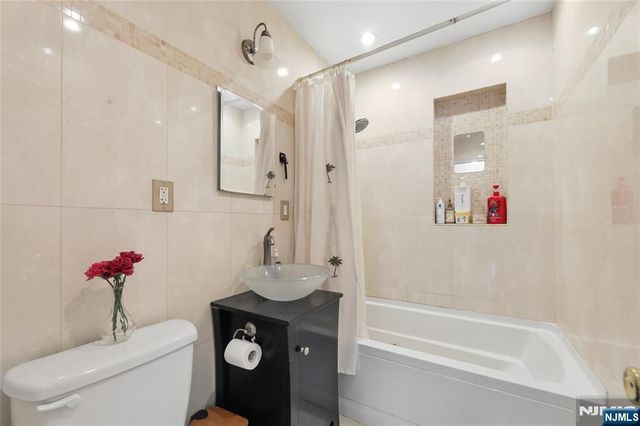 16-03 Radburn Road, Fair Lawn, NJ 07410