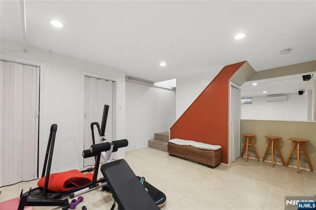 16-03 Radburn Road, Fair Lawn, NJ 07410