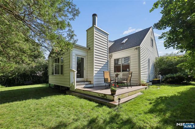16-03 Radburn Road, Fair Lawn, NJ 07410