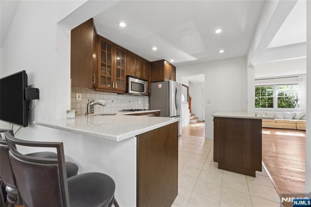 16-03 Radburn Road, Fair Lawn, NJ 07410
