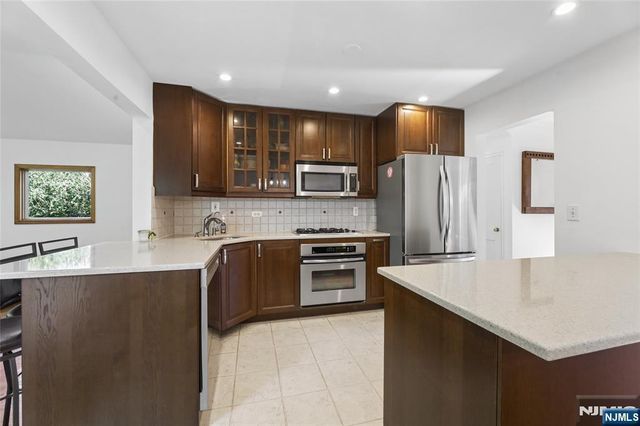 16-03 Radburn Road, Fair Lawn, NJ 07410