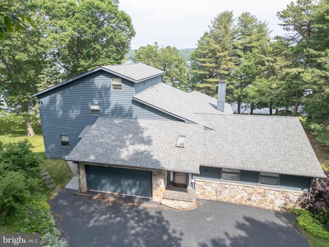 62 DUCK COVE RD, Oakland, MD 21550