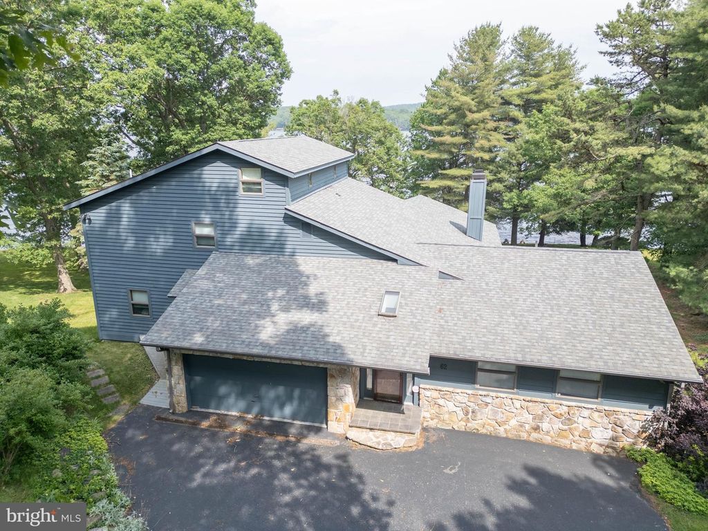 62 DUCK COVE RD, Oakland, MD 21550